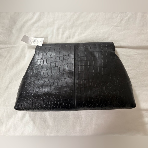 NWT - Versa Oversized Embossed Clutch Bag - Picture 3 of 5